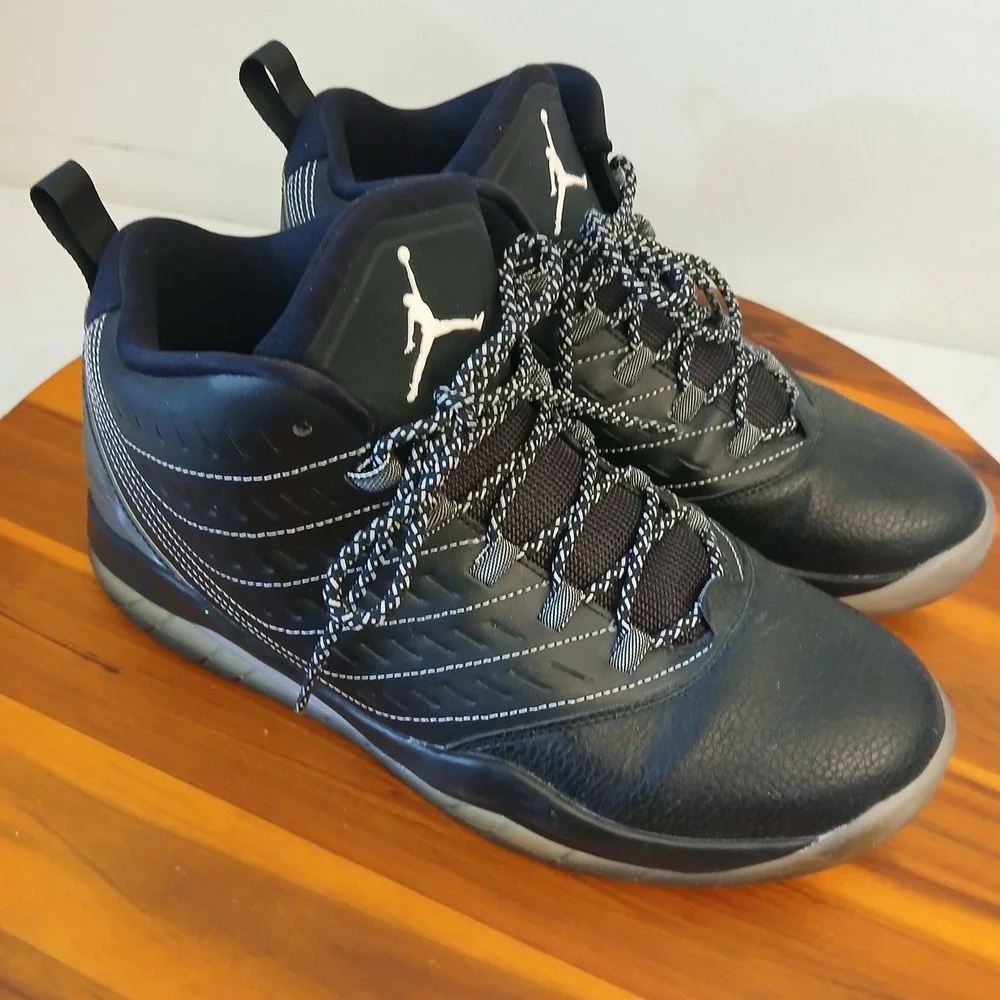 Nike Air Jordan Velocity Men 10 Black Basketball Shoes Sneakers 688975-004